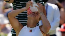 Припадъци, лед, рекорд и "тиха" технология - най-странният първи ден на "Уимбълдън"