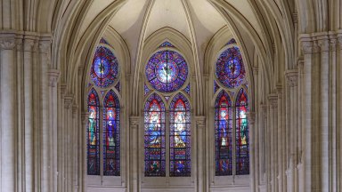 Спорни проекти за нови витражи на катедралата "Нотр Дам" са представени в Париж