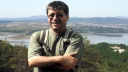 Живко Тенев-Gissen представя 50 карикатури в новата си изложба "Последна капка"