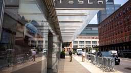 Мъск лично поема контрола над продажбите на Tesla в Европа и САЩ