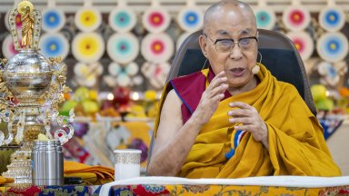 В изявление публикувано по случай 90 ия му рожден ден Далай