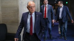 Привикват шефове на служби в НС заради рисковете пред влизането ни в еврозоната