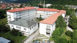 Нови ремонти и техника за училища и здравни заведения в Етрополе