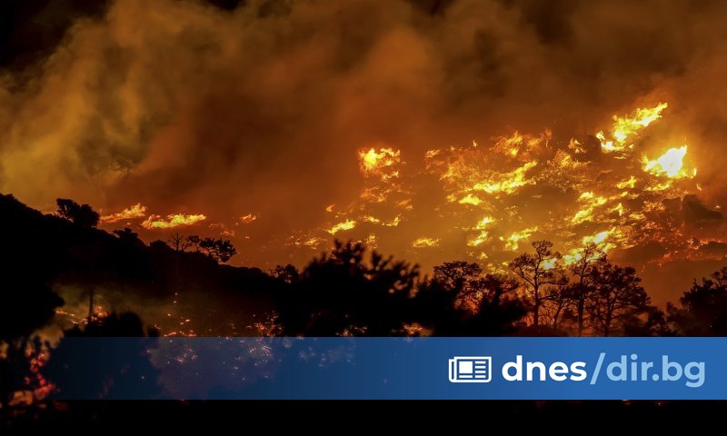 Пожари се разразиха в Гърция и на остров Крит, предаде
