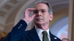 Американският финансов министър: Спирането на правителството може да удари икономическия растеж