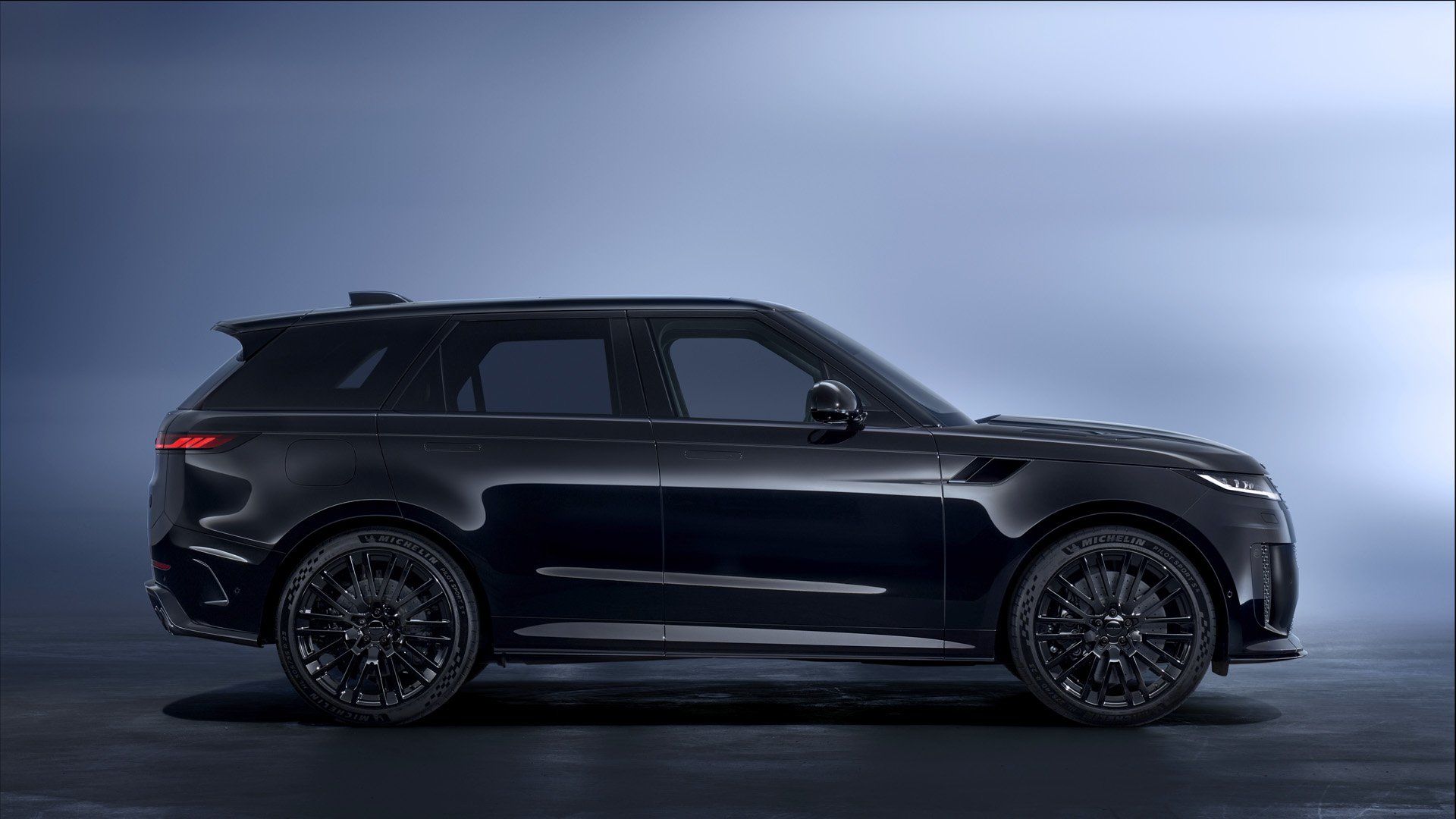 Range Rover Sport SV Black 