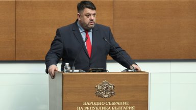 Зафиров: До края на юли трябва да бъдат приети законодателни промени за заплатите на младите медици