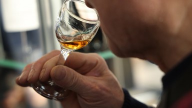 Китай удари европейското бренди с мита, но пощади големи производители