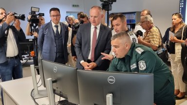 Заработи сензорна линия на българо-турската граница, "Гранична полиция" получи 15 нови буса (снимки)