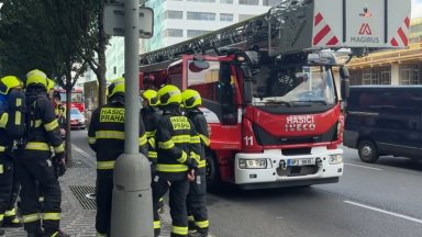 За мащабен токов удар съобщават медии в Чехия В Прага