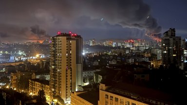 Близо 2000 сгради в Киев са без отопление, Брюксел праща спешно стотици генератори