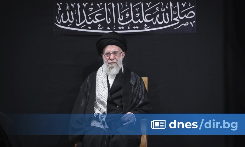 Върховният духовен лидер на Иран - аятолах Али Хаменей -