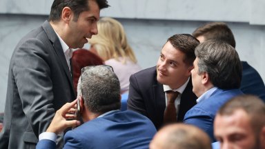 Бащата на Кирил Петков: Най-добре ПП да изчезне