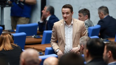 Явор Божанков: Ръководството на ПП ползва мрежа от фалшиви профили, идентична с тази на “Възраждане”