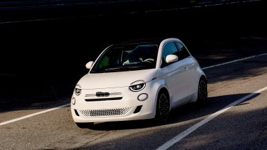 Новият FIAT 500 Hybrid се завръща в Италия