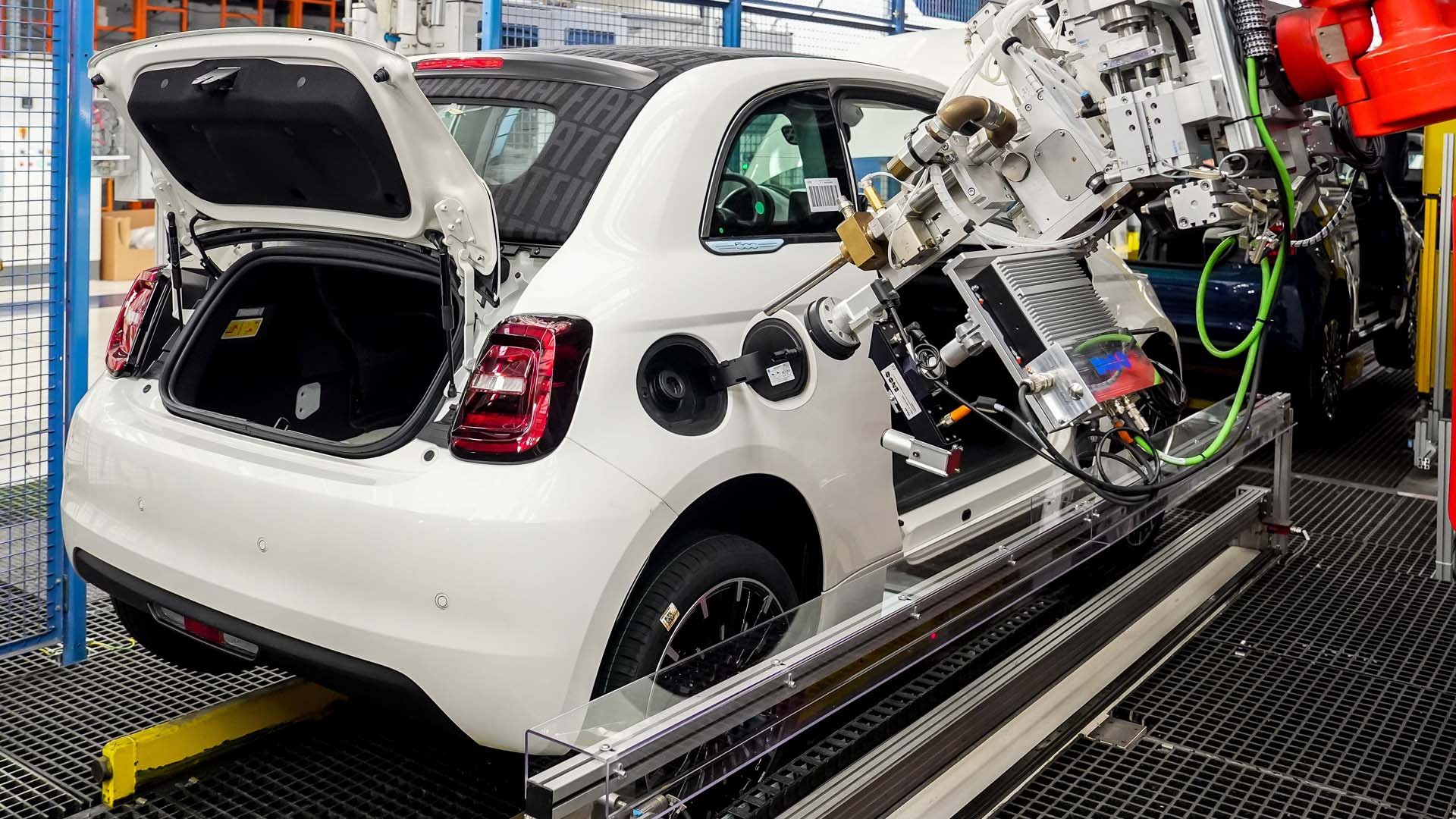 FIAT 500 Hybrid 