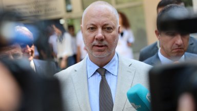 Желязков: Аватари спекулират с еврото, за да реализират политически проекти в мътната вода