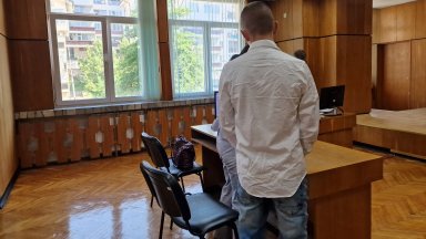 Наказание обществено порицание наложи Окръжният съд в Смолян на 18 годишния