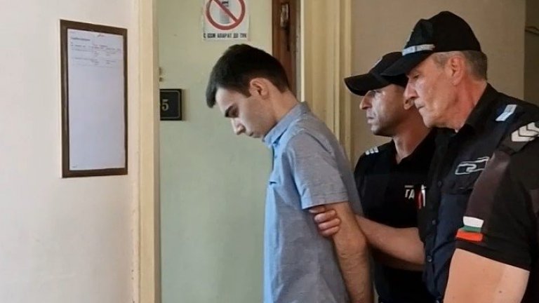 Пуснаха под домашен арест шофьора, убил трима пред заведение в Разград