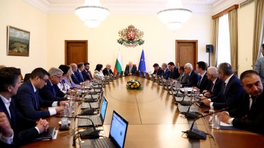 Желязков засилва контрола по пътищата, нареди тол камерите да снимат шофьори в аварийните ленти