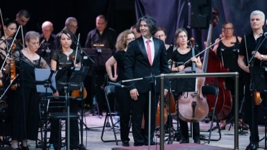 Маестро Йордан Камджалов ни води с Плевенска филхармония в "Музикална магия 2"