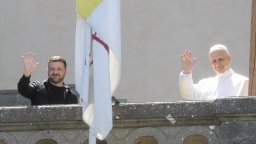 Папата прие Зеленски, обсъдиха постигане на мира с Русия 