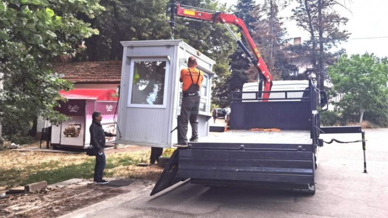 След ултиматума на столичния кмет: Затвориха парк "Врана"
