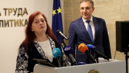 "Оставете ме да умра": Отличиха "тихите герои", разкрили 12 домове на ужасите и спасили 400 души