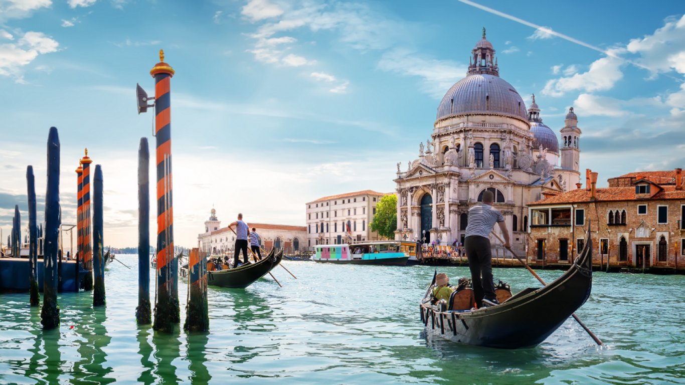 Ползата от свръхтуризма: Венеция спечели 5,4 млн. евро от такса "вход"