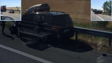 Сблъсък в аварийната лента на АМ "Тракия": Двама загинаха, 16-годишна е в болница (снимки)
