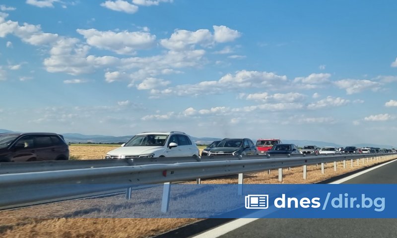 Километрично задръстване се е образувало на автомагистрала Тракия в посока