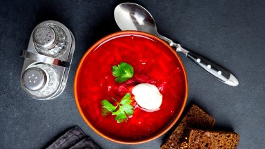 Супа от цвекло и козе сирене
