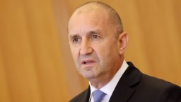 Радев: България не стопира РСМ по пътя й към членство в ЕС, тя сама го прави