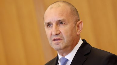 Радев: България не стопира РСМ по пътя й към членство в ЕС, тя сама го прави