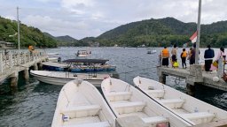 11 души са в неизвестност след потъването на лодка край остров Суматра