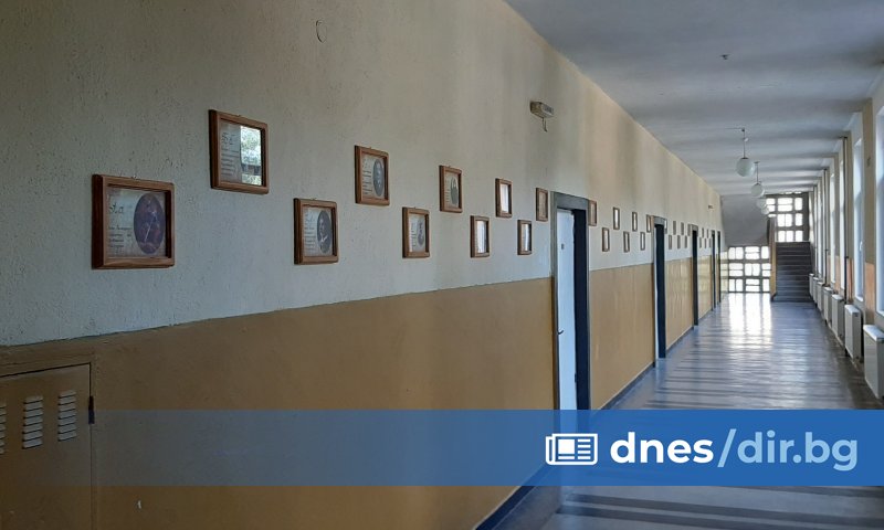 Директори на 280 образователни институции бяха избрани при проведените на