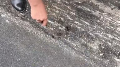 Новоположен асфалт се рони като сирене и може да се среже с нож (видео/снимки)
