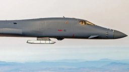 САЩ оборудват бомбардировачите B-1B с нови пилони за хиперзвукови оръжия