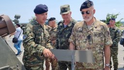Началникът на Военния комитет на НАТО е в България