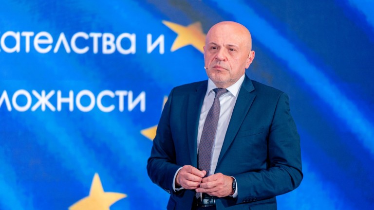 Томислав Дончев: Бъдещето е пълно с рискове, но еврото не е сред тях