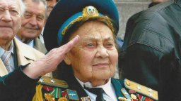 16-годишна на фронта: Отиде си полк. Митка Захариева, ветеран от Втората световна 