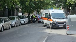 Ток от стълб за осветление удари дете във Варна