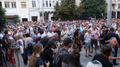 Хиляди протестират в София и Варна в защита на Благомир Коцев (снимки/видео)