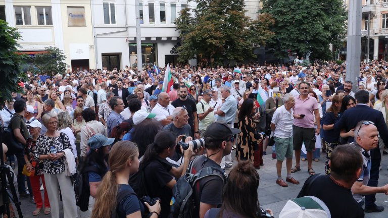 Хиляди протестират в София и Варна в защита на Благомир Коцев (снимки/видео)