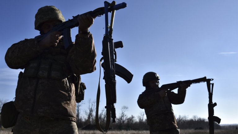 Курсант застреля двама военни инструктори в тренировъчен център в Украйна