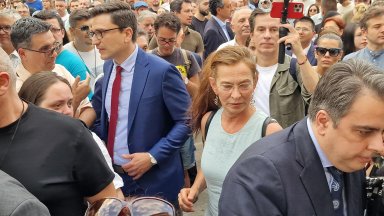 Германското посолство обясни защо посланичката им е била на протеста в София