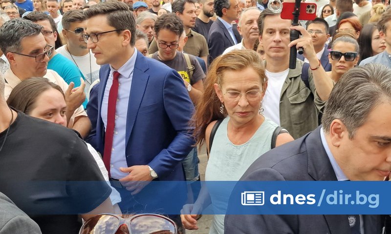 Германското посолство обясни защо посланичката им в България е била