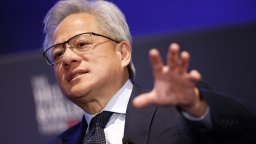 Шефът на Nvidia: Всеки човек на планетата ще бъде засегнат от AI