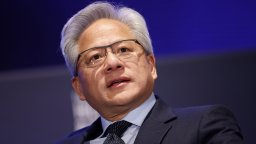 Шефът на Nvidia: Спрете да се плашите от AI