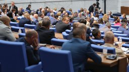Продажбата на райски газ на деца ще се наказва с лишаване от свобода до четири години и глоба